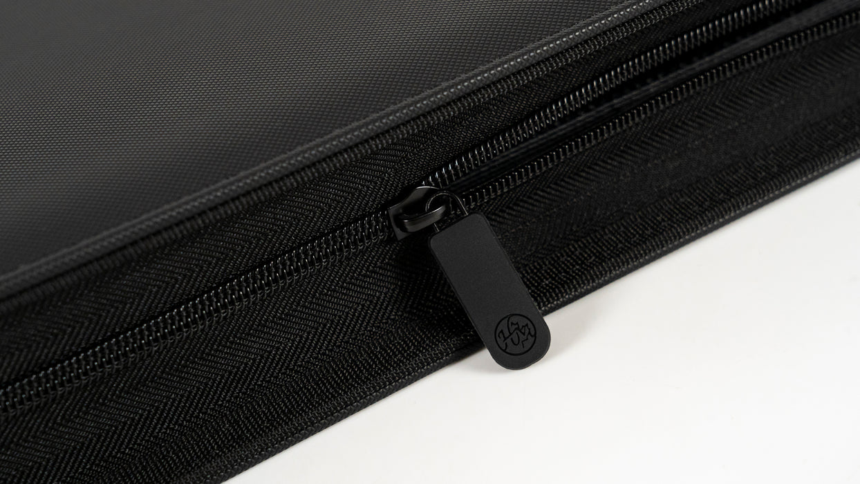 GEM mesh™ 9-Pocket Toploader ZIP Binder - Black
